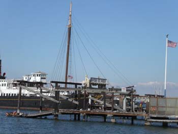 16-HydeStPier
